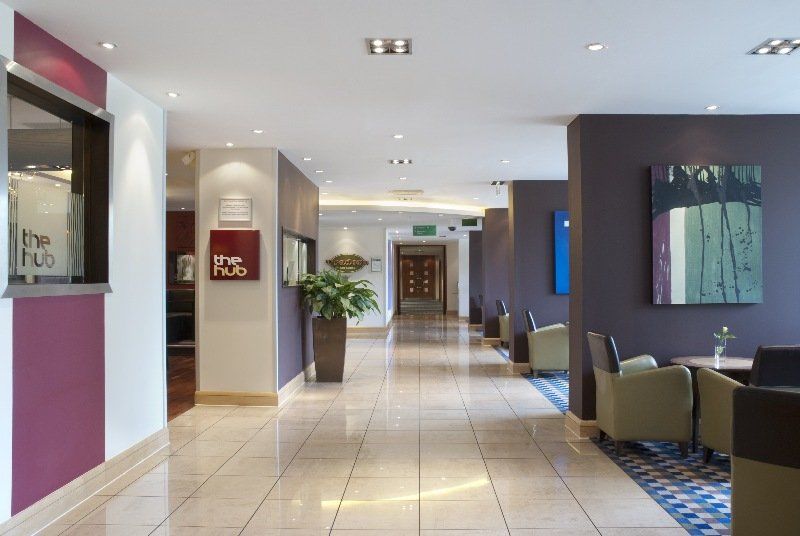 ホテル ホリデイ イン ロンドン - ガトウィック エアポート ホーリー エクステリア 写真